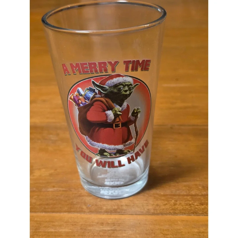 Star Wars Yoda Santa Christmas Pint Glass 16oz Silver Buffalo WRSW130862072022